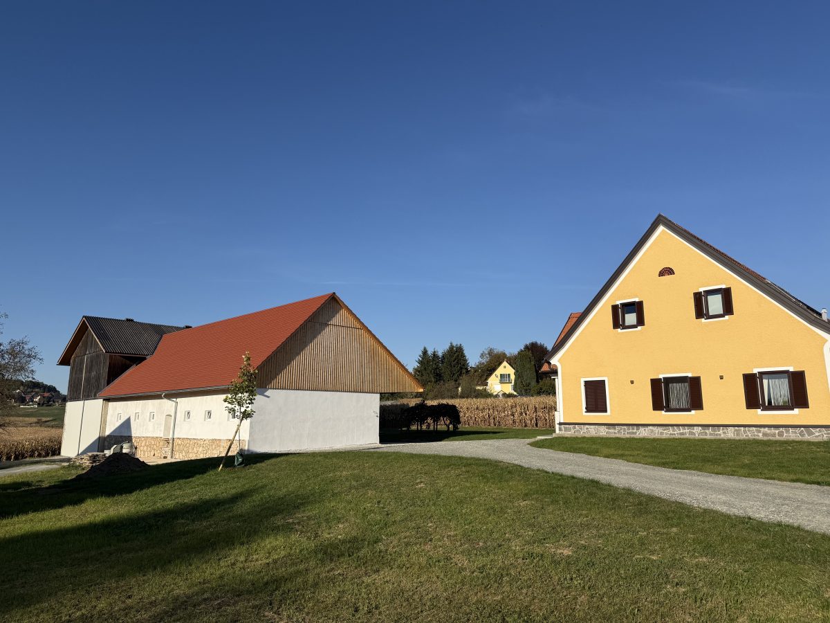 Born-Hof: Das Nebengebäude ist fertig
